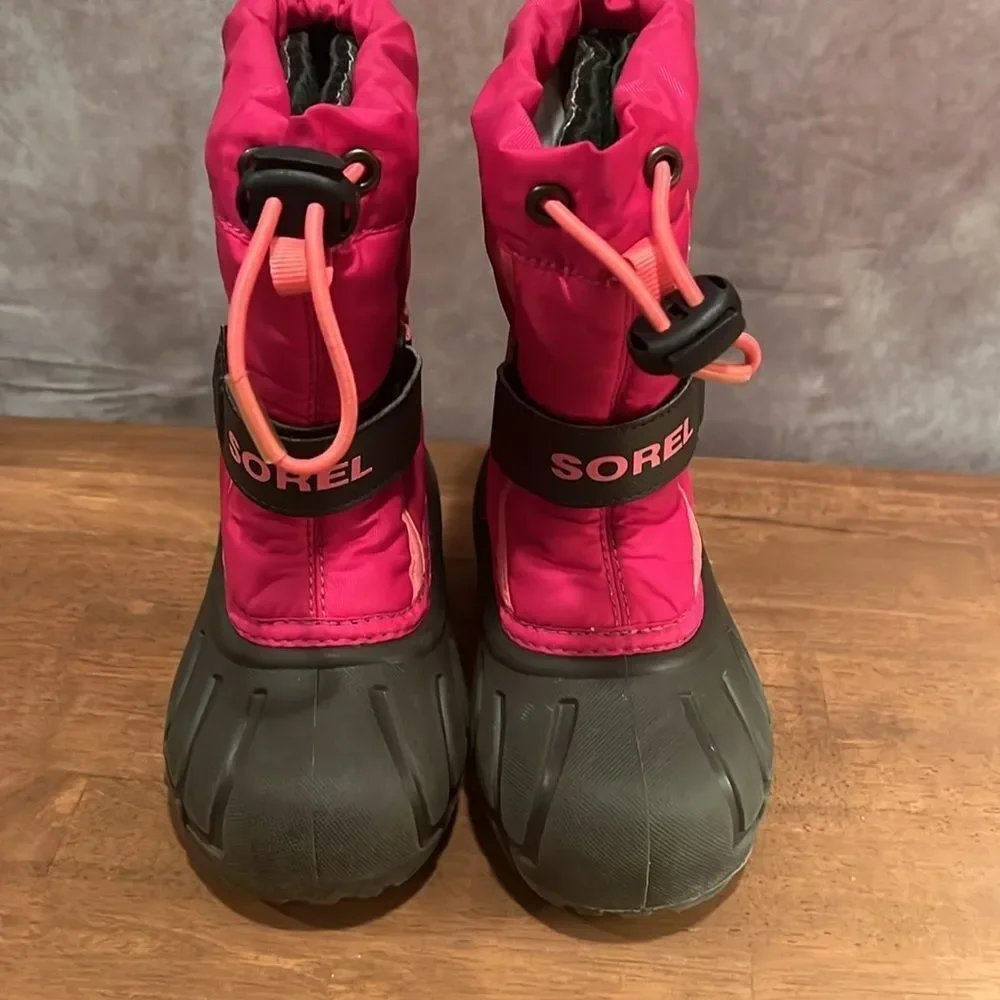 Kids Sorel Flurry snow boots bright pink size 8